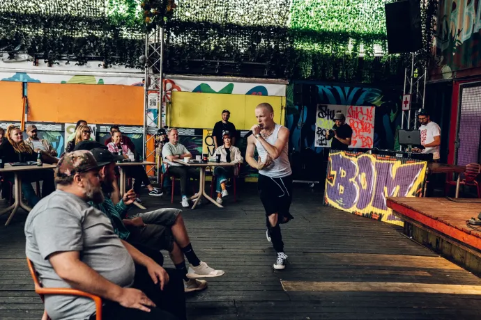 Végre egy tehetségkutató, ami nem tocsog a túltolt drámában