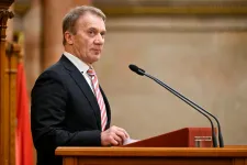 A bíróság ismét kimondta: az Államadósság Kezelő Központnak ki kell adnia a kínai gigahitel részleteit