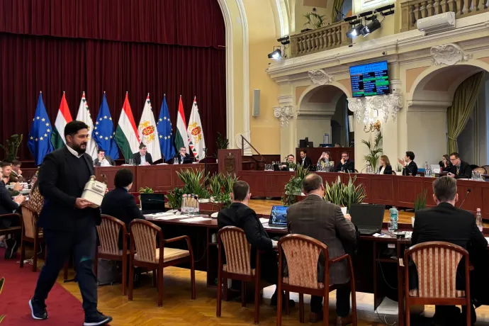 Fővárosi Közgyűlés: a Tisza ajándékot kapott a Fidesztől, új rend jöhet az Üllői úton, és a Petőfi hidat is felújítanák