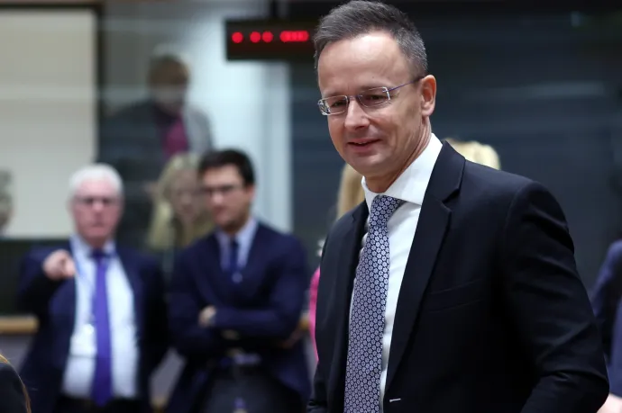 A bosnyák honvédelmi miniszter megtagadta, hogy Szijjártó Péter katonai géppel leszálljon Banja Lukában