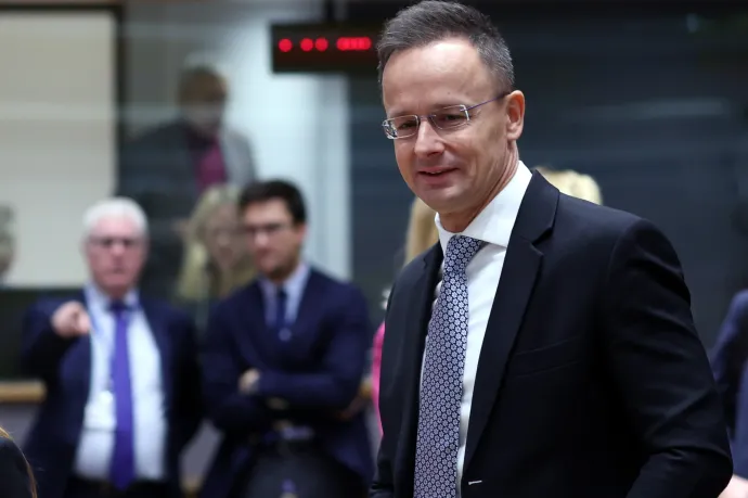 Bosnian Defense Minister refuses to allow Hungarian FM's plane to land in Banja Luka