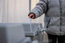 21 Kutatóközpont: A budapestiek 51 százaléka a Tisza Pártra, 24 százaléka a Fideszre szavazna