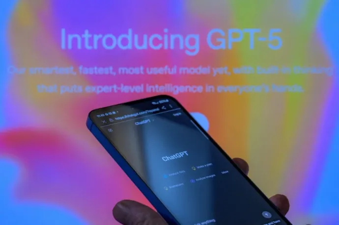 Az OpenAI szerint a ChatGPT száznál is többször figyelmeztette segítségkérésre a 16 éves fiút, aki aztán öngyilkos lett