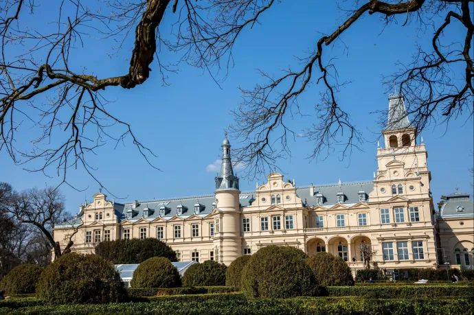 Békés vármegyéhez kerül végül a szabadkígyósi kastély, amit először Hódmezővásárhely nyert el