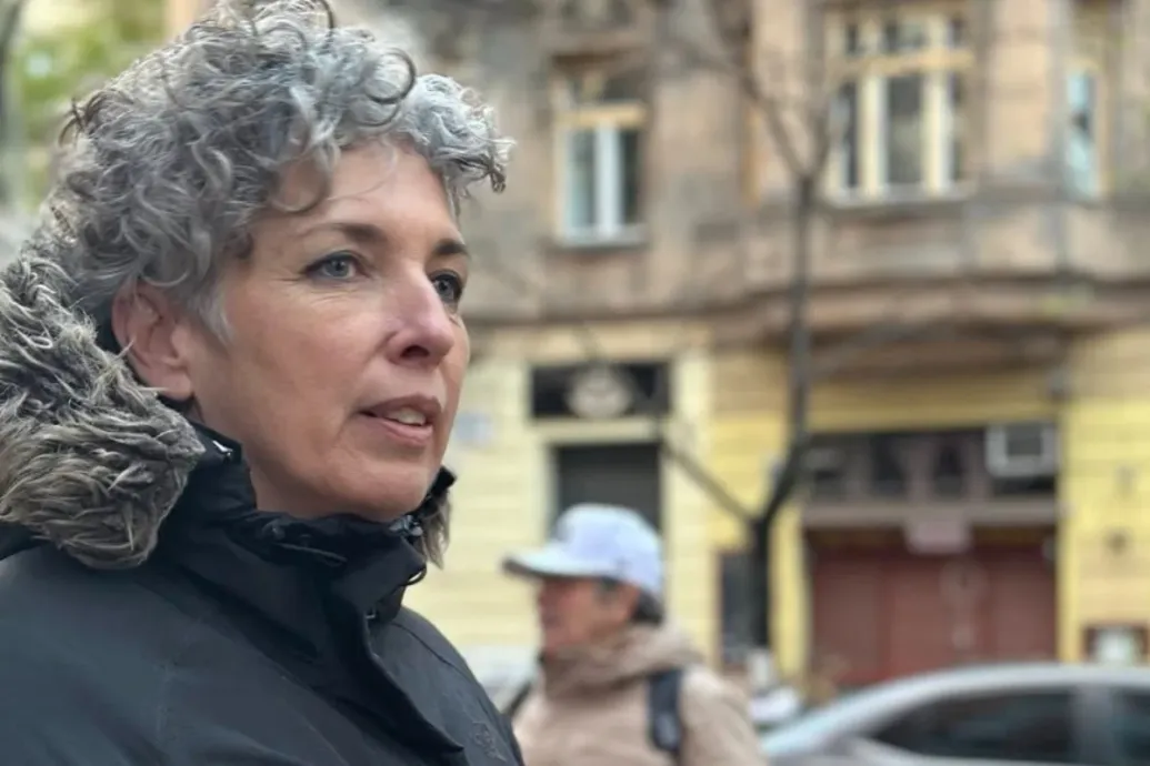 Bódis Kriszta: Leköptek – Hollik István: Ez velem ugyanígy megtörtént