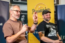 A józanság hétköznapjai – szertelen beszélgetés Pándi Balázzsal és Kalóz János Györggyel