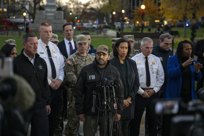 Kash Patel, az FBI igazgatója sajtótájékoztatót tart az esetről 2025. november 26-án – Fotó: Celal Gunes / Anadolu / AFP