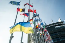 Az uniós vezetők mielőbb döntsenek az orosz vagyonból fedezett ukrán jóvátételi hitelről, kéri az EP