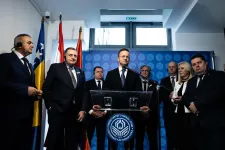 Kétszer fordult a magángép, ami Szijjártóékat Banja Lukába vitte