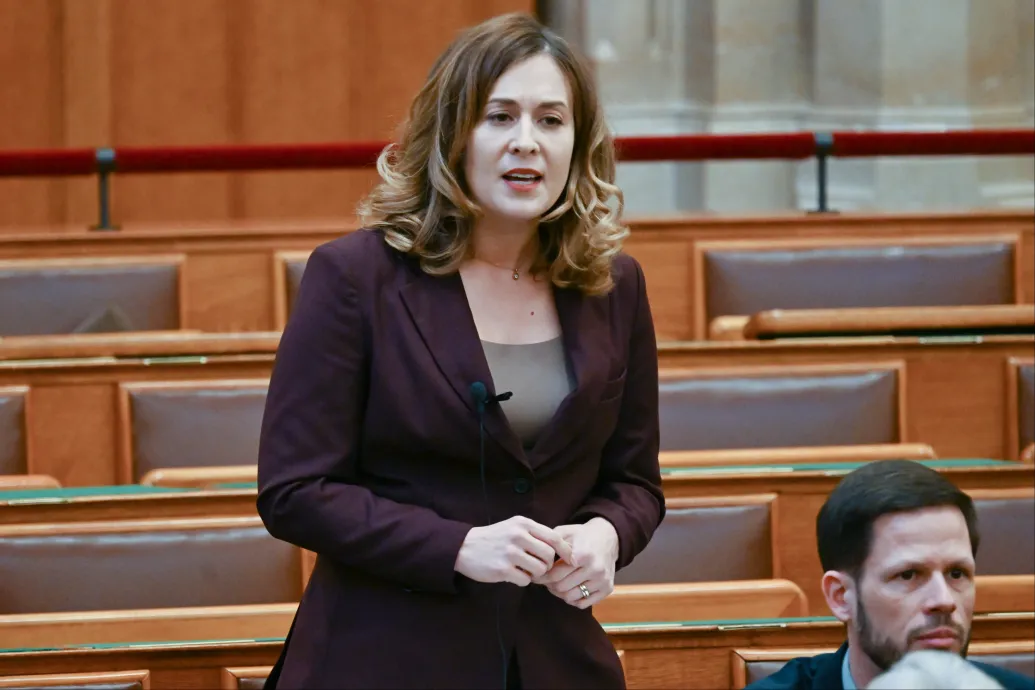 Cseh Katalint a parlamenti frakcióból is kizárta a Momentum