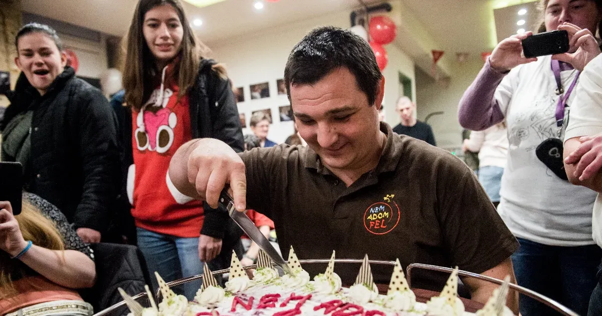 Kitiltották a fogyatékkal élőknek segítő Nem Adom Fel Alapítványt az újbudai iskolákból