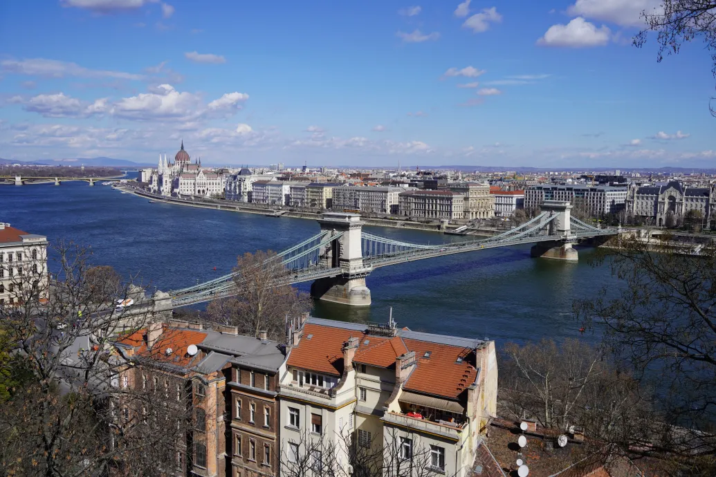 Orbán határozott, mit tesz a kormány, ha csődbe jut Budapest, Karácsony szerint folytatódik az abszurd dráma