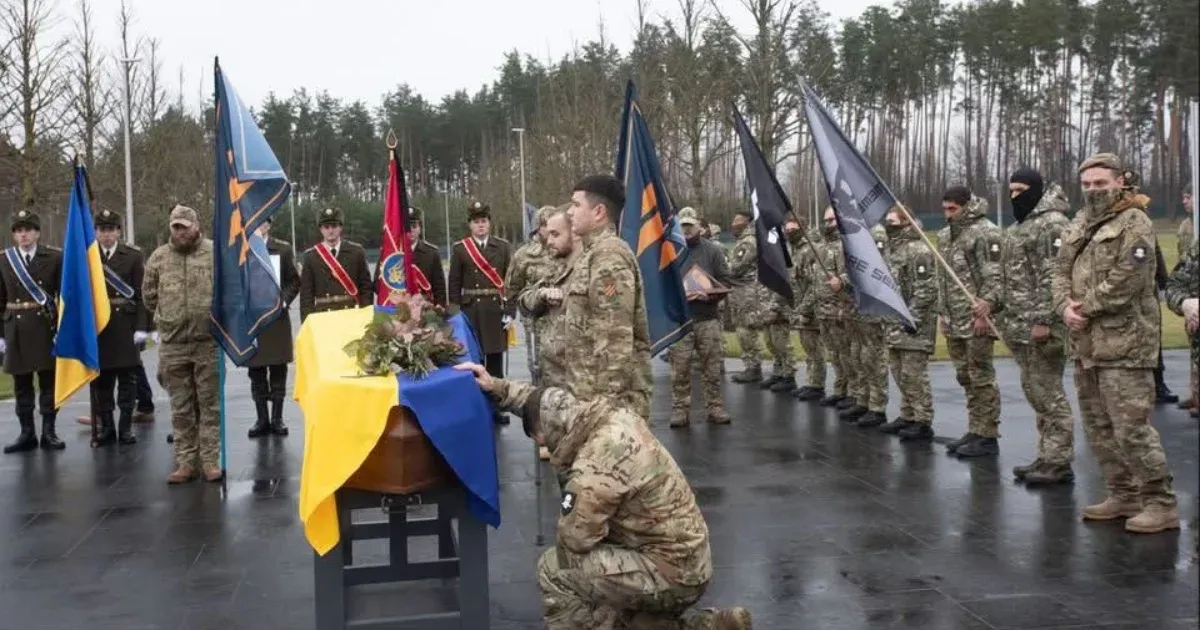 Eltemették az Ukrajnában elesett magyar katonát, Aser Benjámint