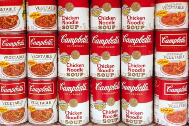 Rasszista kijelentések és 3D-nyomtatott csirke emlegetése miatt rúgta ki a Campbell’s az egyik vezetőjét