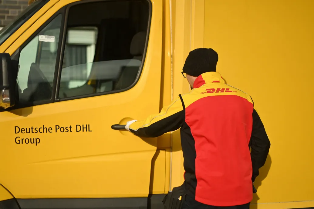 Sok magyar futárt is érint, hogy betiltanák az alvállalkozói láncokat Németországban