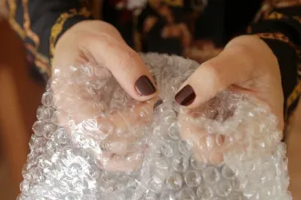 A buborékfólia eredetileg tapétának készült