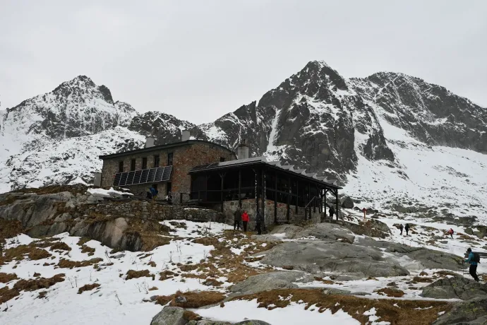 A Téry-ház és a völgy felülről – Fotó: Tenczer Gábor / Telex