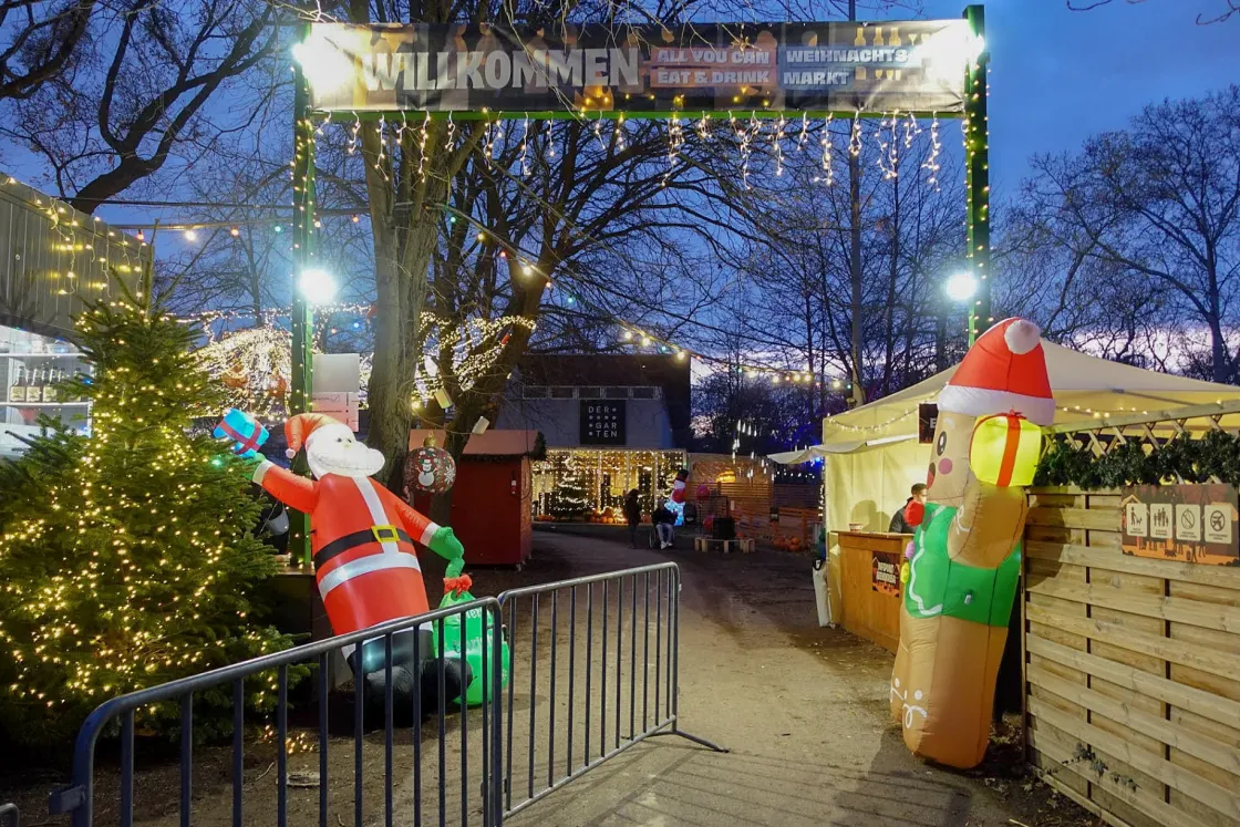 A korlátlan fogyasztós karácsonyi vásár, amivel magyarok törtek be a bécsi piacra