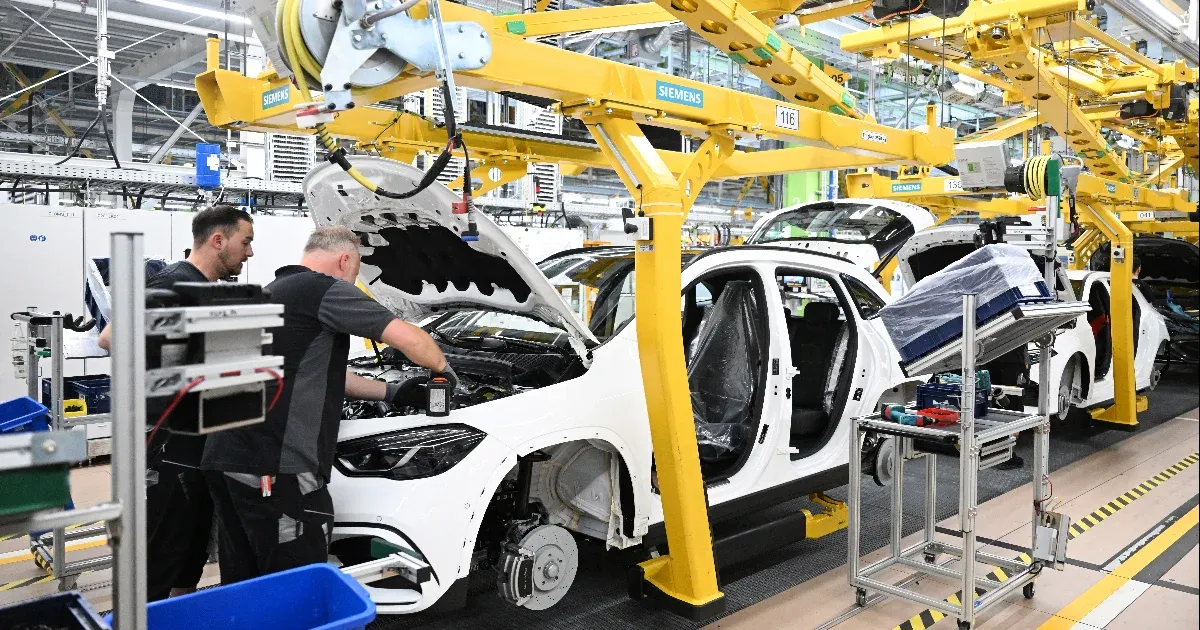 A német kancellár szerint sem jó ötlet 2035-től teljesen kivezetni a belső égésű autók gyártását