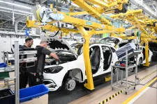 A német kancellár szerint sem jó ötlet 2035-től teljesen kivezetni a belső égésű autók gyártását