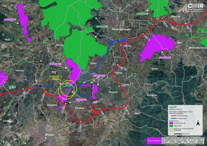 A lilával természetvédelmi, a zölddel pedig Natura 2000-es területek jelöltek, a Romarm létesítményének biztonsági zónáját sárga körök jelzik. A kékkel az eredeti nyomvonalat, pirossal pedig az újat rajzolták be – Forrás: CNIR