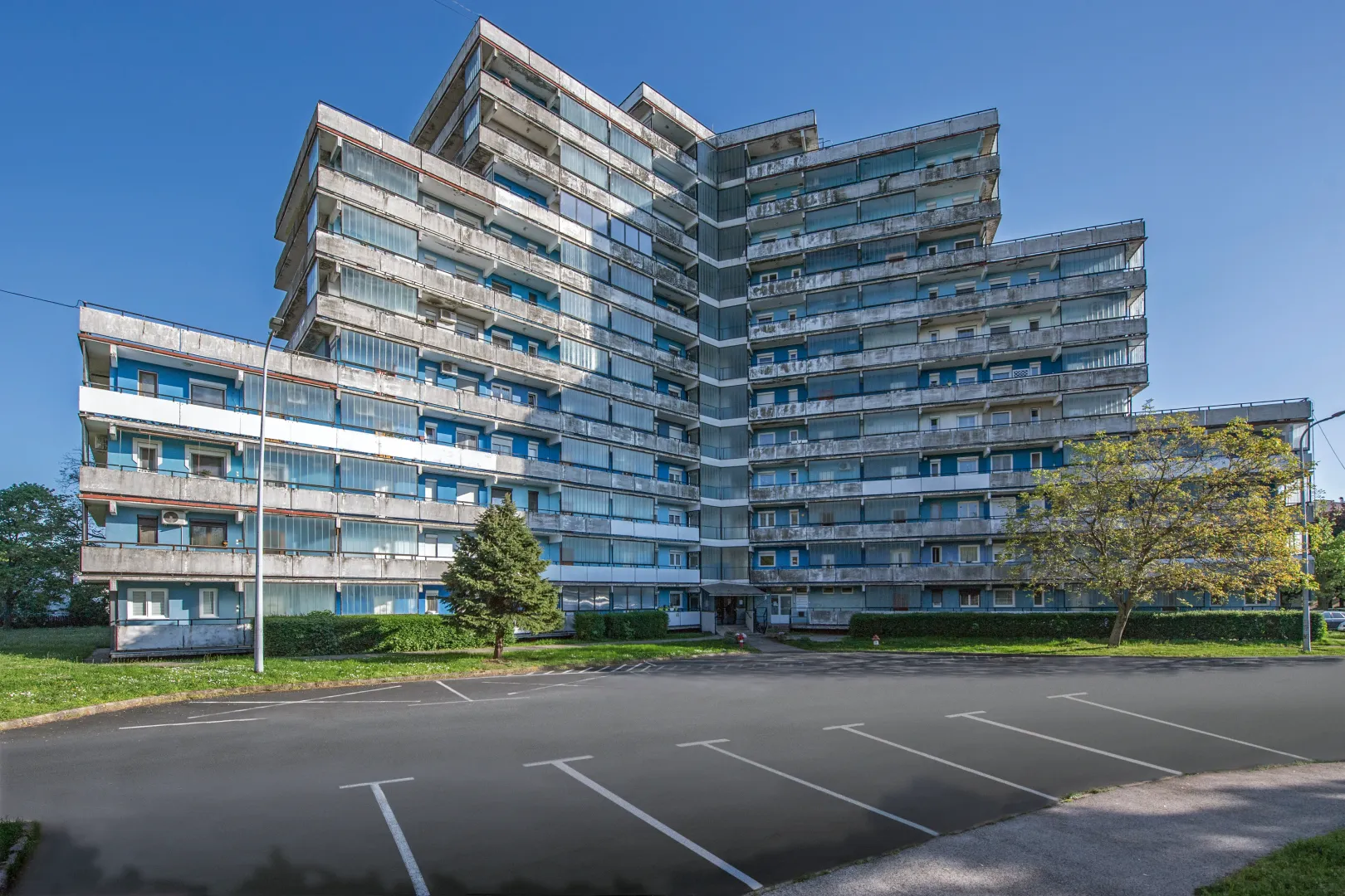 Bauxitváros lakótelepi Y házak, Tapolca – Fotó: Bődey János