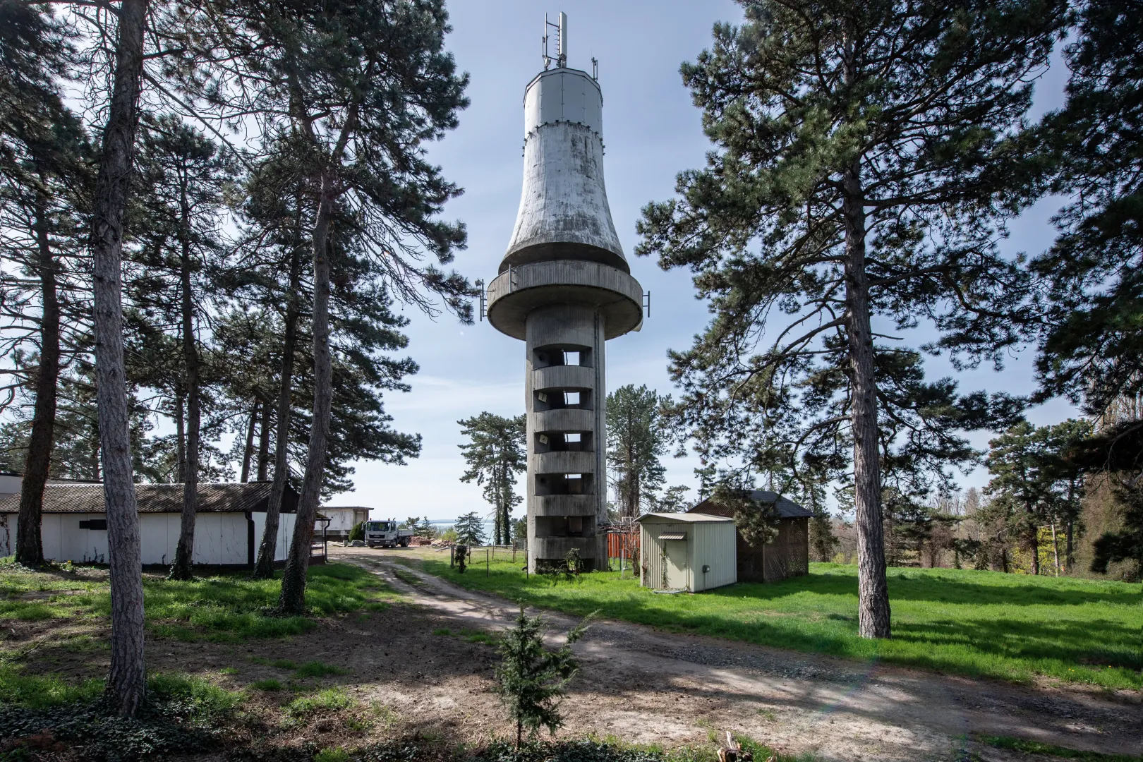Víztorony, Balatonakarattya, Honvéd üdülő – Fotó: Bődey János