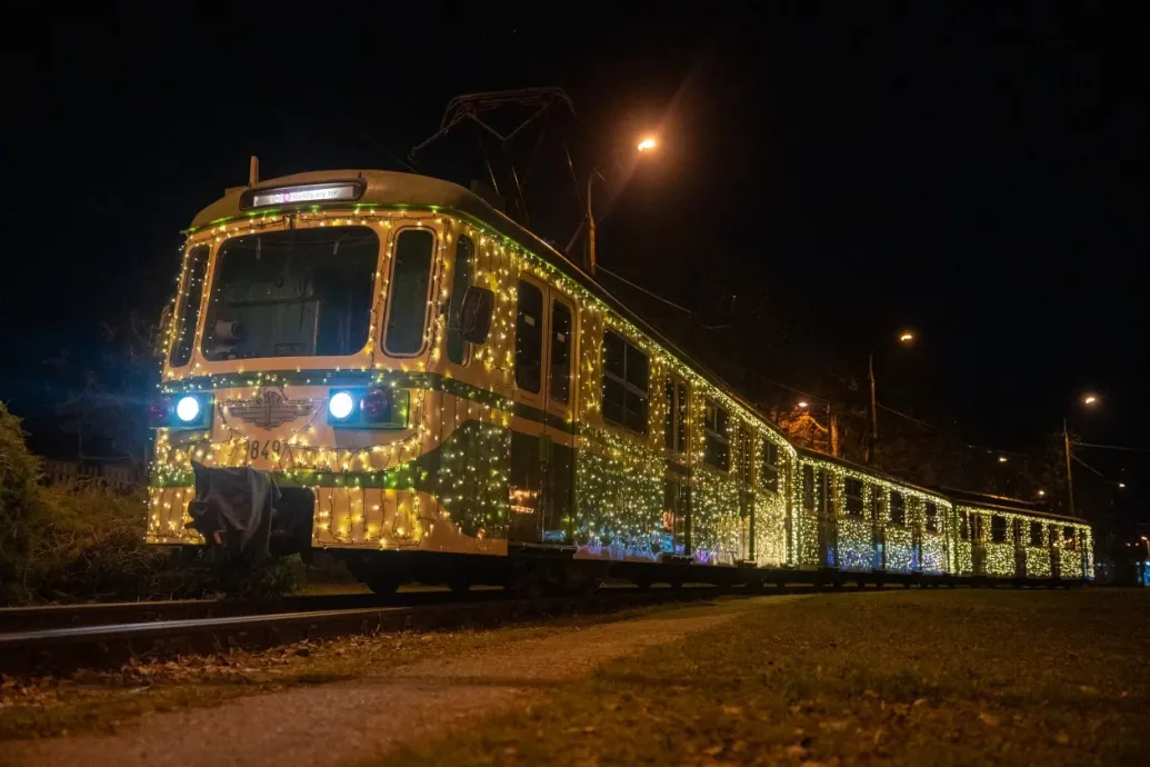 Idén is érkeznek a MÁV ünnepi fényekkel díszített járatai