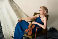 Ha úgy érezzük, hogy az év végére a lelkünk helyén egy repedt műanyag vödröt rugdos ez a nyomorult élet, akkor itt van rá a gyógyír