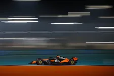 Piastri a sprintfutam után az időmérőt is megnyerte Dohában, Norris a második helyről indulhat