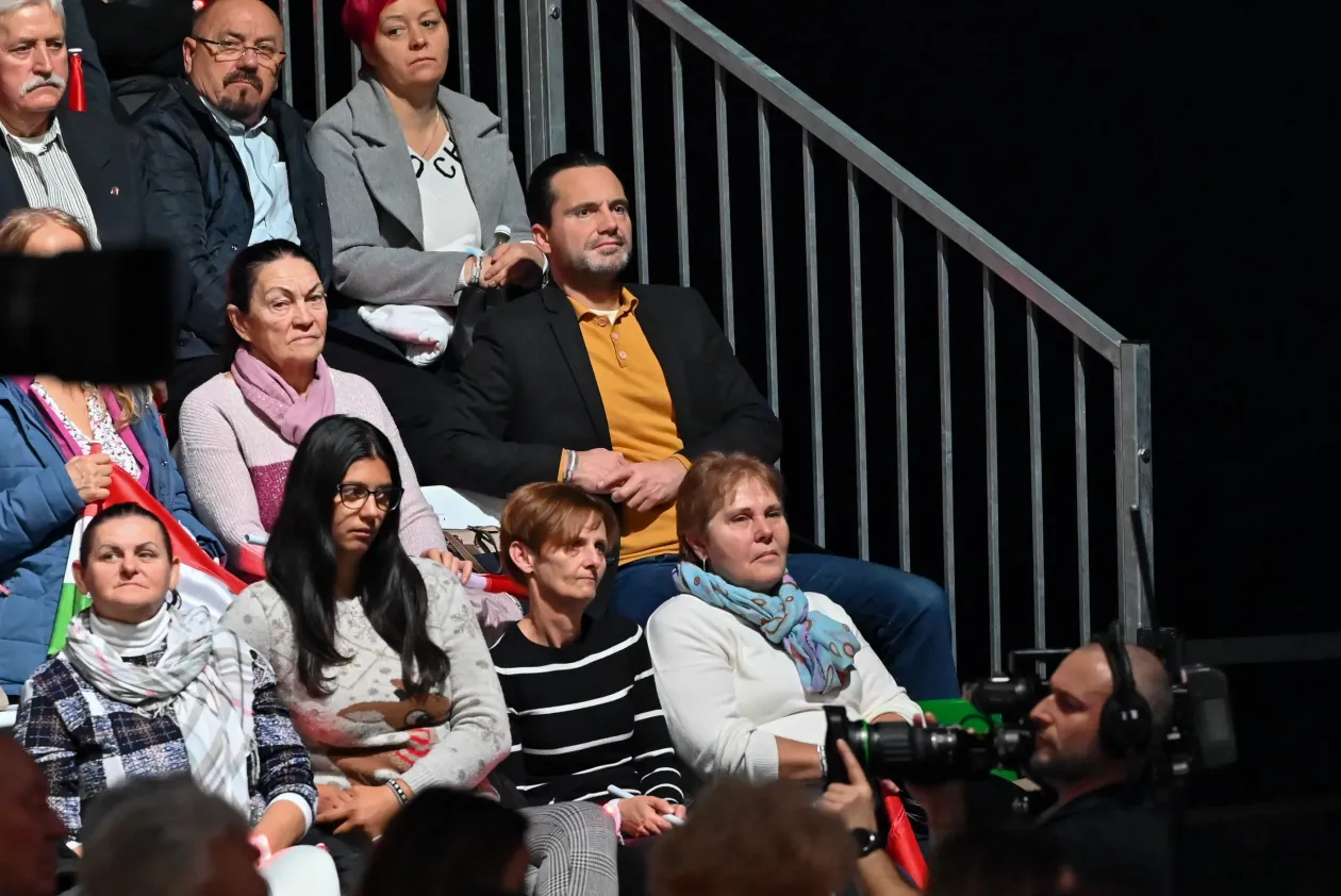 Havasi Bertalan, a miniszterelnök volt sajtófőnöke és Kocsis Máté, a Fidesz frakcióvezetője – Fotó: Alföldi Dániel István / Telex