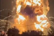 Kétszáz méterre repült el egy konténer – hatalmas robbanás egy vegyszer-újrahasznosító üzemben, Sydneyben