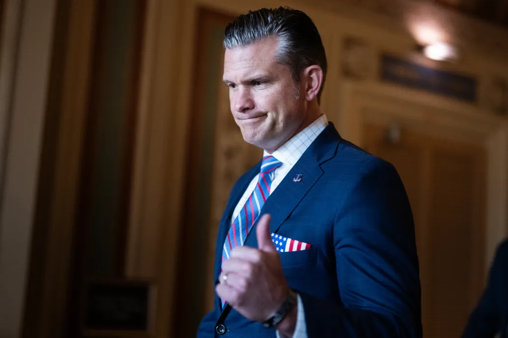 „Mindenkit meg kell ölni” – Túlélőket robbantottak fel egy állítólagos droghajó elleni amerikai támadás után