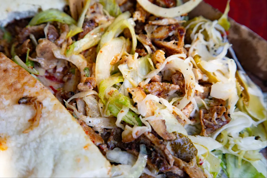 Lecsapott a gyrososokra a fogyasztóvédelem, 25 üzletet zártak be