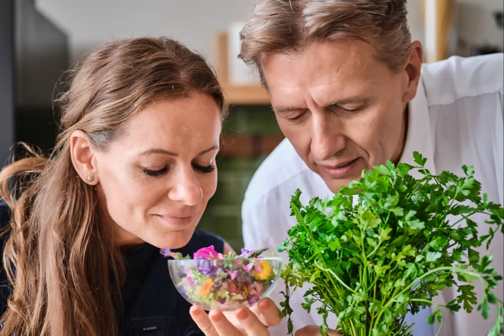 Élhető egészség a konyhában: a nyers zöldségektől a túlélőkertig – ajánló