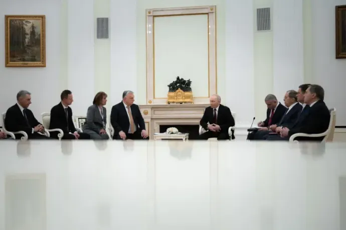 The meeting between Viktor Orbán and Vladimir Putin at the Kremlin in Moscow on November 28, 2025. From left: János Lázár, Minister of Construction and Transport and Péter Szijjártó, Minister of Foreign Affairs and Trade; from right: Sergey Lavrov, Russian Minister of Foreign Affairs, Alexander Novak, Russian Deputy Prime Minister responsible for energy, and Yuri Ushakov, Foreign Policy Advisor to the Russian President – Photo: Zoltán Fischer / Prime Minister's Office Communications Department / MTI