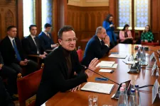 Németh Zsolt kellemetlen kérdéseket is feltett Szijjártónak a külügyi bizottság előtt