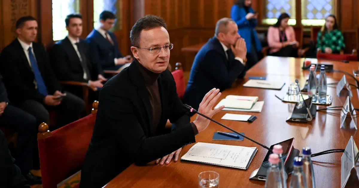 Németh Zsolt kellemetlen kérdéseket is feltett Szijjártónak a külügyi bizottság előtt