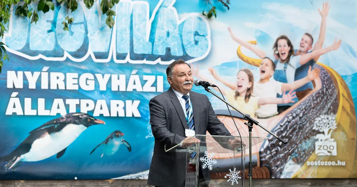 Gerinctelen puhatestűhöz hasonlítja Gajdos Lászlót, a Nyíregyházi Állatpark igazgatóját a fideszes megyei lap