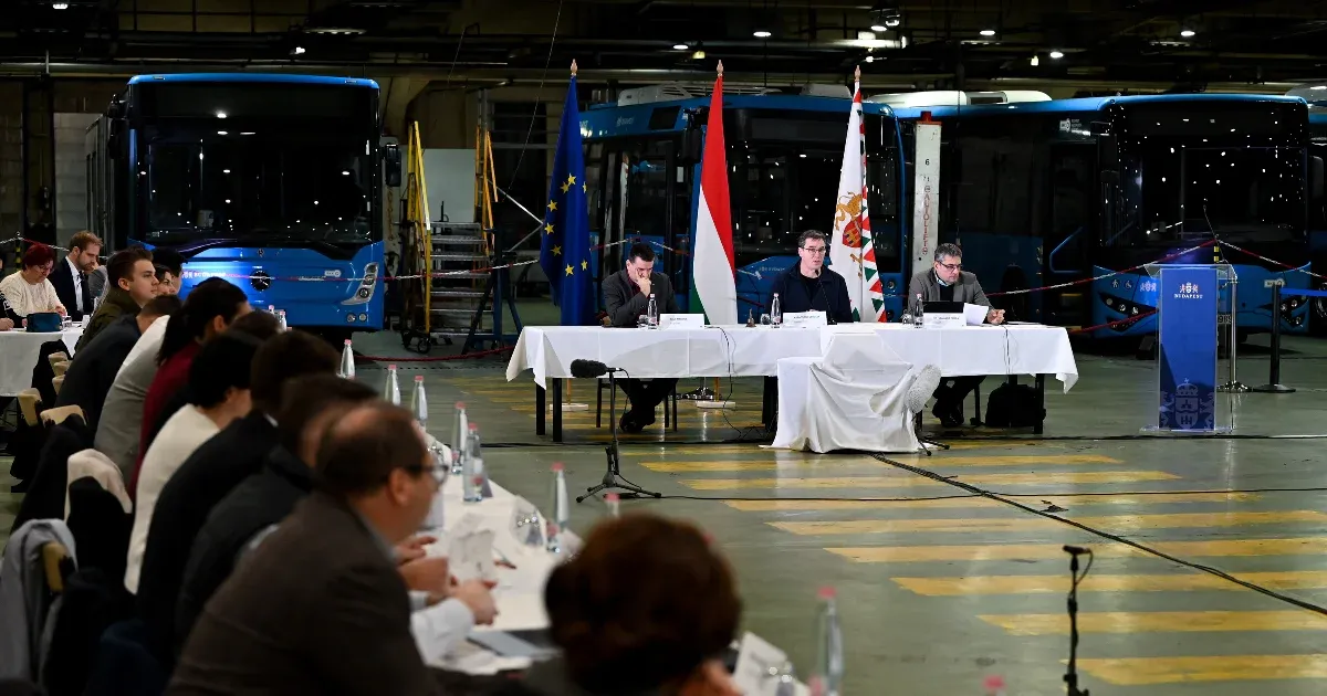 „Nem vagyunk hajlandók a közszolgáltatásokat rombolni” – rendkívüli közgyűlést tartanak a kelenföldi buszgarázsban