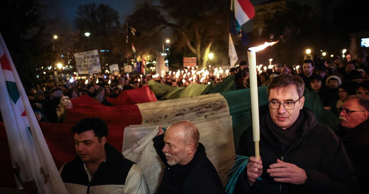 A főváros fizetőképtelenségét kimondó határozattal vonulnak Karácsonyék a Karmelitához