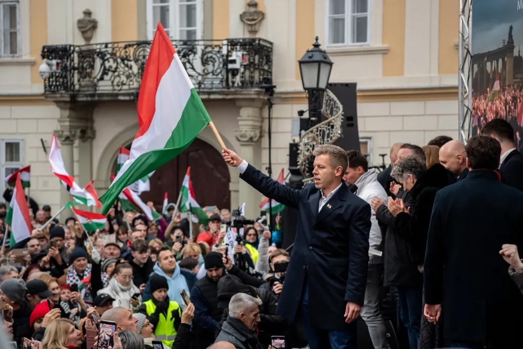 21 Kutatóközpont: Csökkent a különbség a Tisza Párt és a Fidesz között