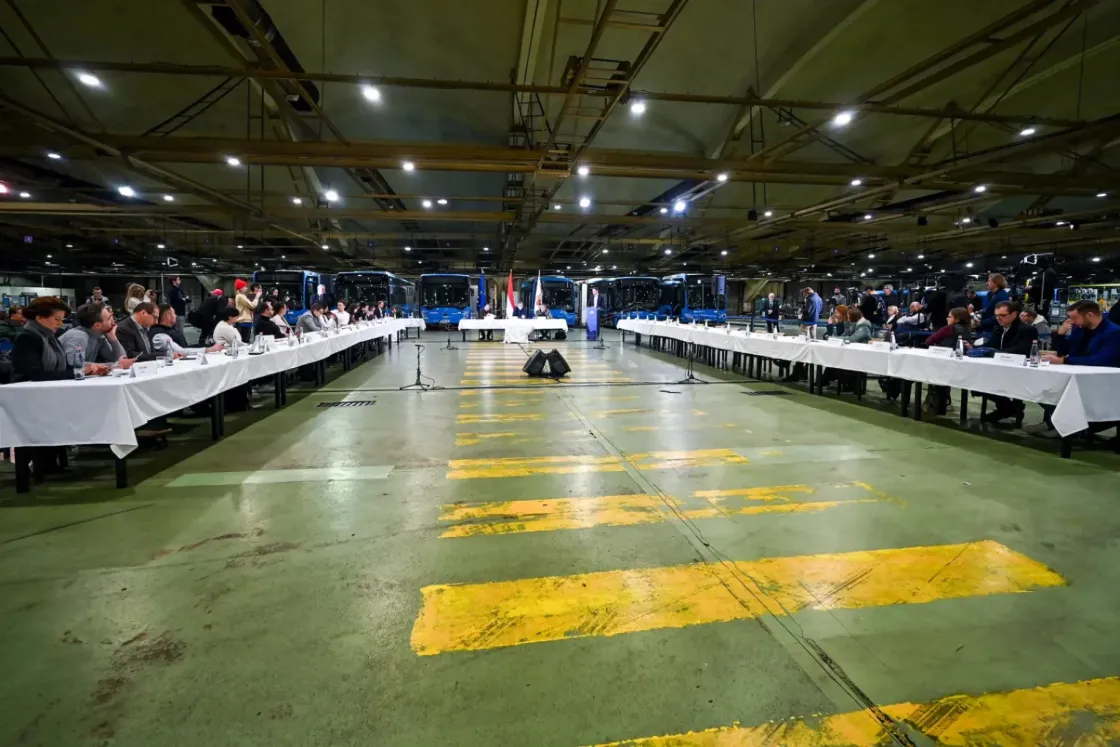 ‘We won't kneel before the government to get our money back’ – Budapest mayor says