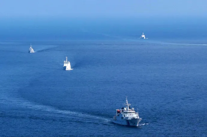 Összefeszültek a kínai és japán parti őrség hajói a vitatott Szenkaku-szigeteknél