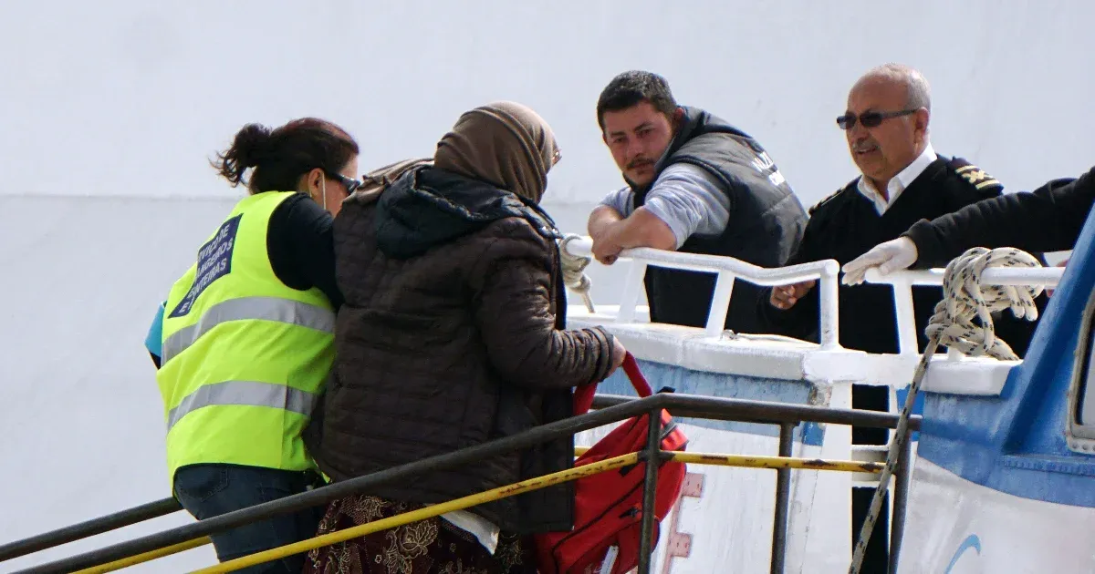 Csak a kiutasított migránsok visszafogadásában együttműködőknek adna kereskedelmi előnyöket az EU