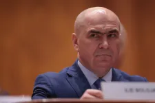 Felelősséget vállalt a Bolojan-kormány a bírák nyugdíját szabályozó törvény második változatáért