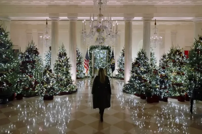 Túlcsorduló karácsonyi giccs lett úrrá a Fehér Házon