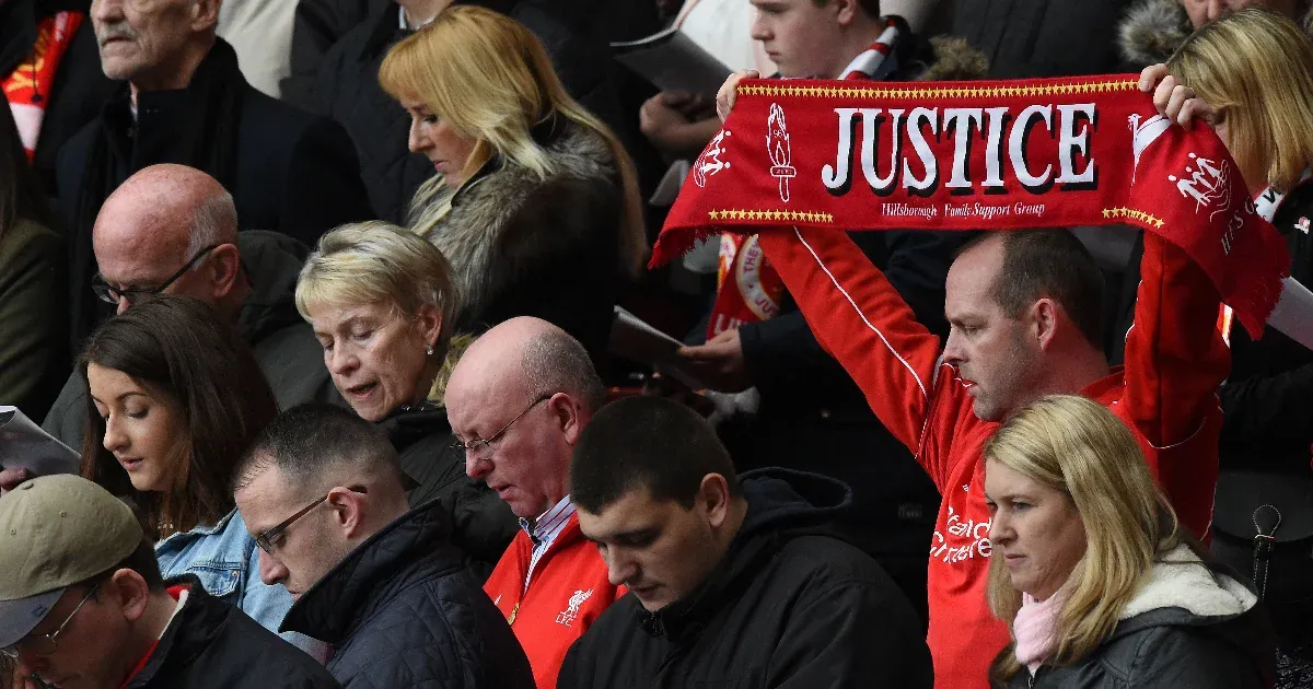 Egy 13 éves vizsgálat szerint a rendőrök hibájából halt meg 97 fociszurkoló a Hillsborough-tragédiában