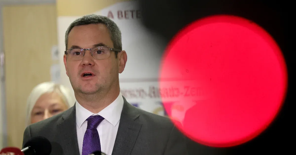 Reagált a Takács Péterrel összeszólalkozó édesapa, akit az egészségügyi államtitkár „tiszás trollnak” nevezett