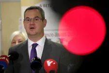 Reagált a Takács Péterrel összeszólalkozó édesapa, akit az egészségügyi államtitkár „tiszás trollnak” nevezett